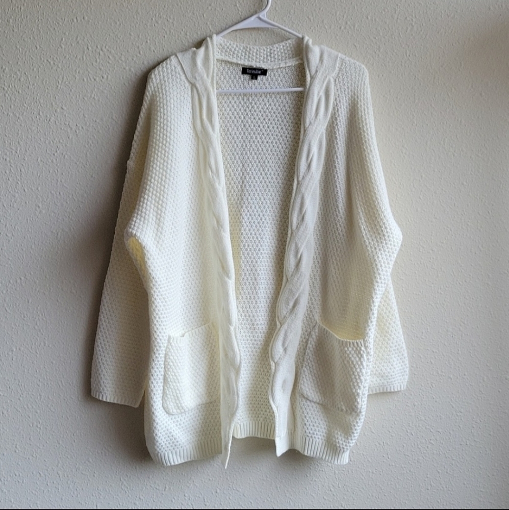 Traleubie Cream Knit Cardigan Size L